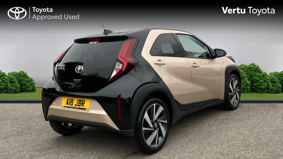 Toyota Aygo X 1.0 VVT-i Edge 5dr Petrol Hatchback - Image 2