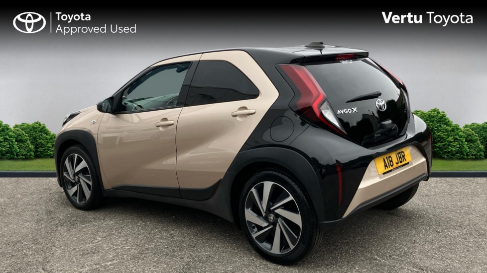 Toyota Aygo X 1.0 VVT-i Edge 5dr Petrol Hatchback - Image 4