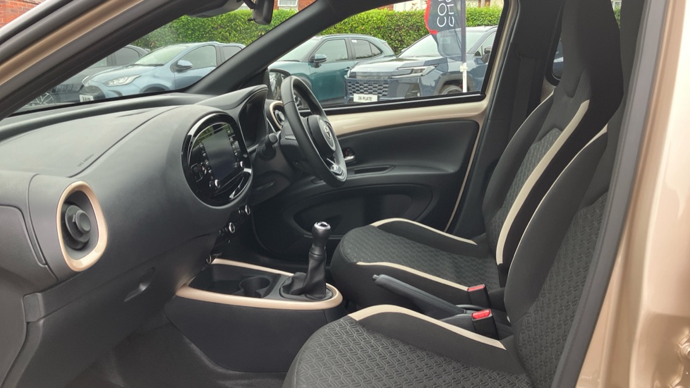 Toyota Aygo X 1.0 VVT-i Edge 5dr Petrol Hatchback - Image 5