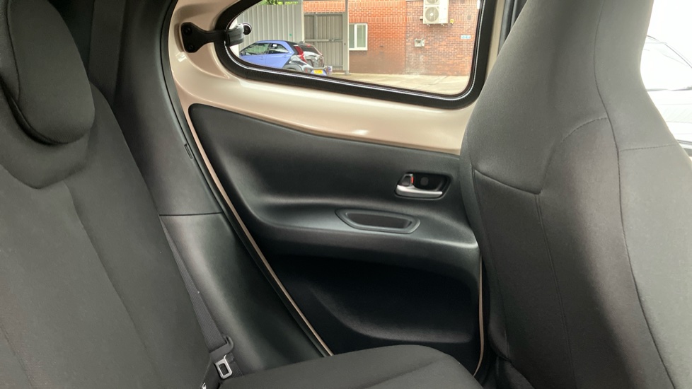 Toyota Aygo X 1.0 VVT-i Edge 5dr Petrol Hatchback - Image 8