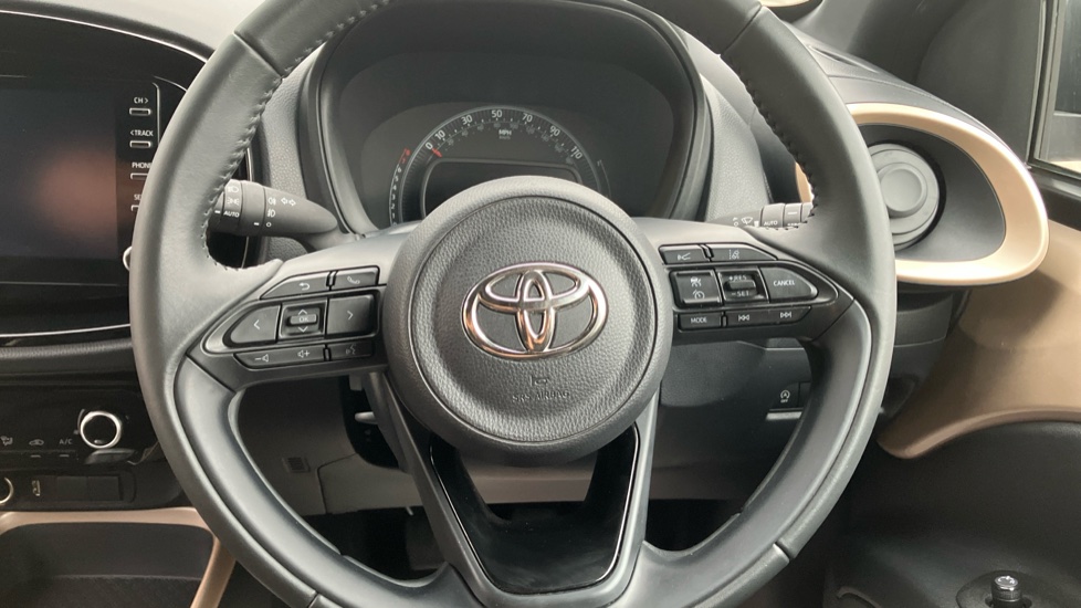 Toyota Aygo X 1.0 VVT-i Edge 5dr Petrol Hatchback - Image 10
