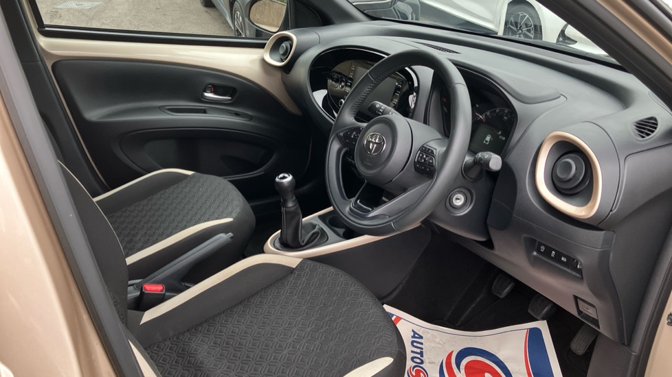 Toyota Aygo X 1.0 VVT-i Edge 5dr Petrol Hatchback - Image 12