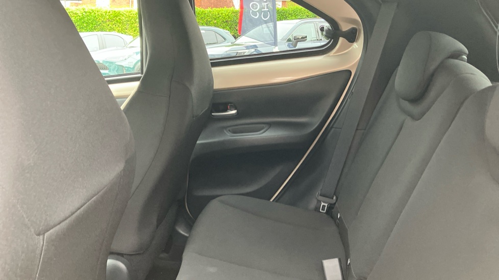 Toyota Aygo X 1.0 VVT-i Edge 5dr Petrol Hatchback - Image 15