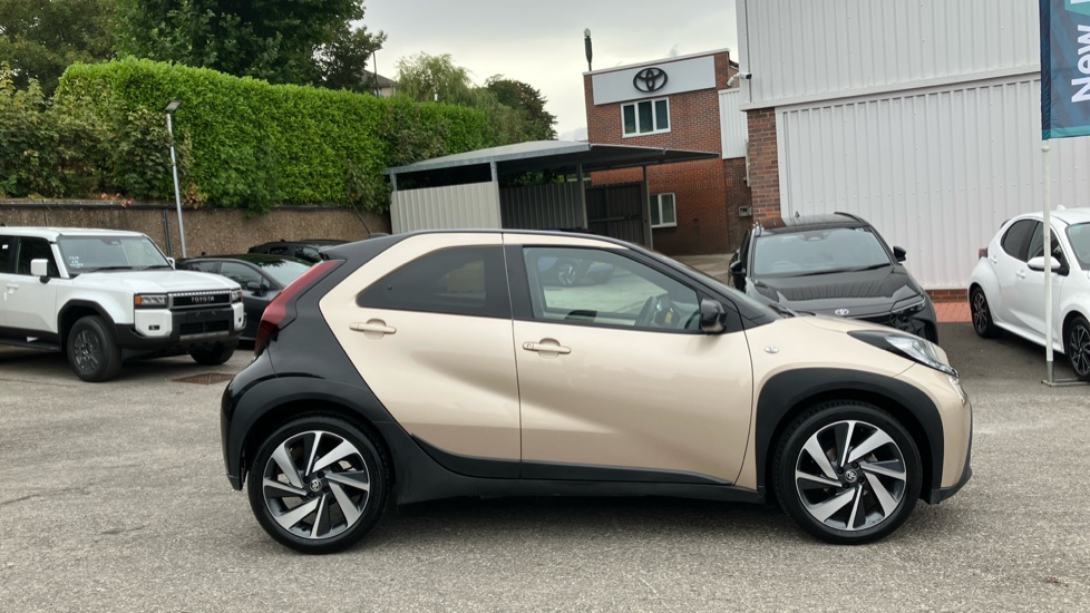 Toyota Aygo X 1.0 VVT-i Edge 5dr Petrol Hatchback - Image 23