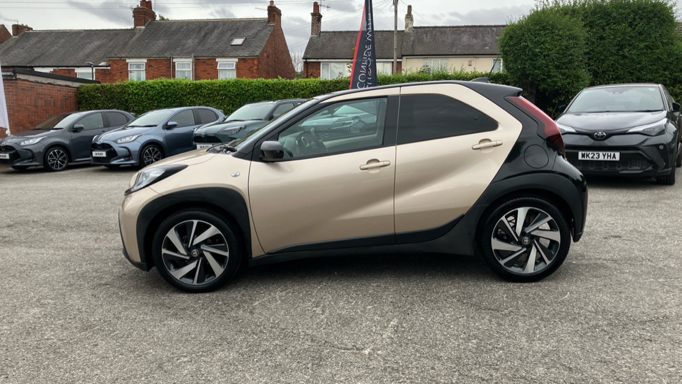 Toyota Aygo X 1.0 VVT-i Edge 5dr Petrol Hatchback - Image 24