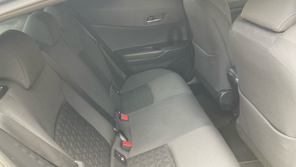 Toyota C-HR 1.8 Hybrid Design 5dr CVT Hybrid Hatchback - Image 8