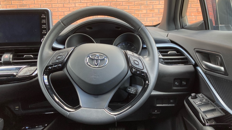 Toyota C-HR 1.8 Hybrid Design 5dr CVT Hybrid Hatchback - Image 10