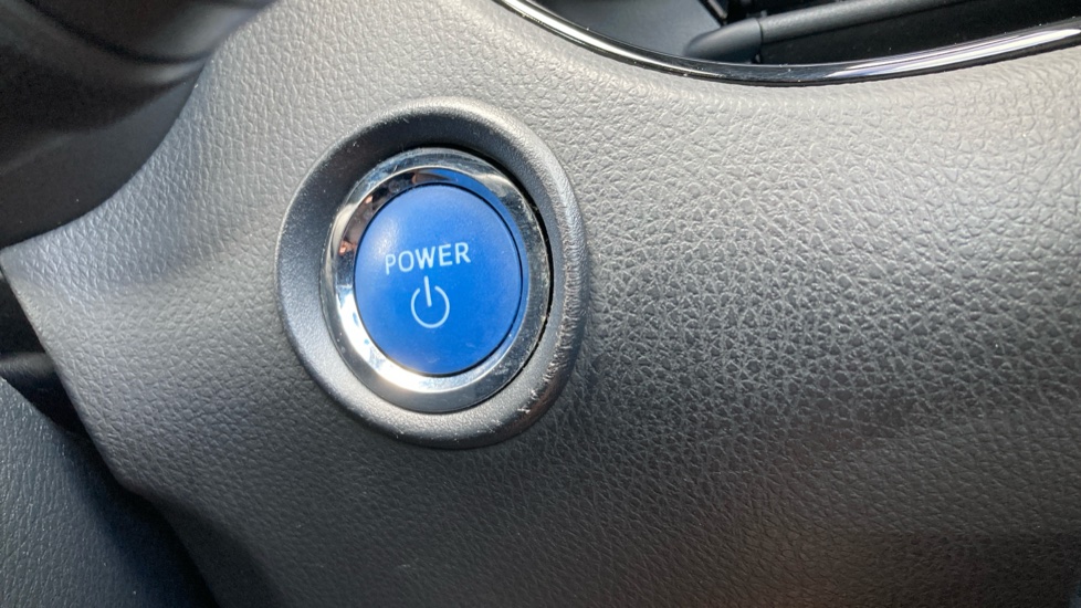 Toyota C-HR 1.8 Hybrid Design 5dr CVT Hybrid Hatchback - Image 16