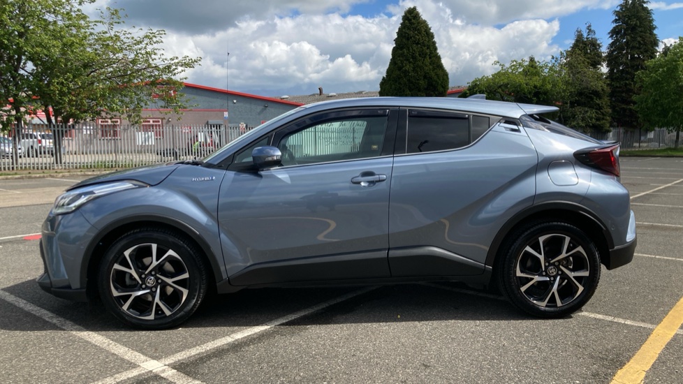 Toyota C-HR 1.8 Hybrid Design 5dr CVT Hybrid Hatchback - Image 24