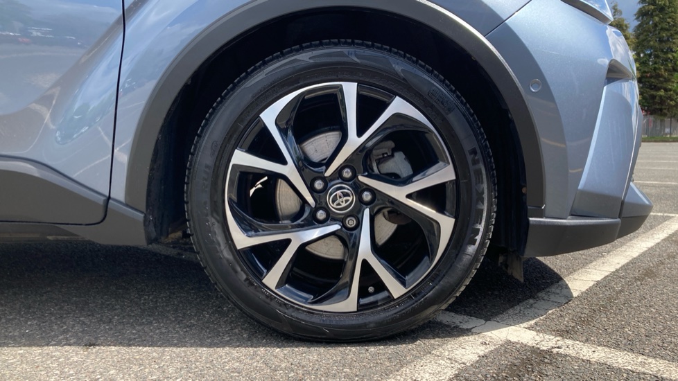 Toyota C-HR 1.8 Hybrid Design 5dr CVT Hybrid Hatchback - Image 25