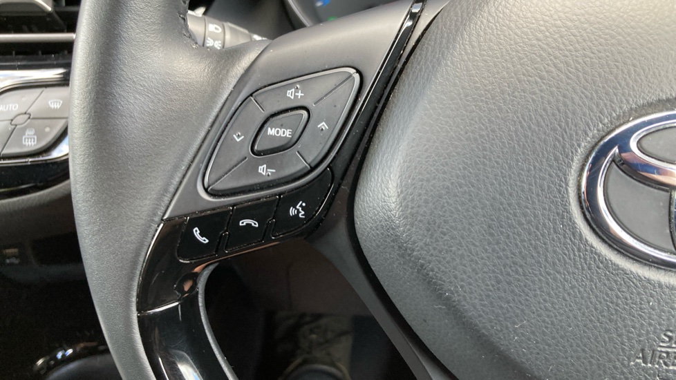 Toyota C-HR 1.8 Hybrid Design 5dr CVT Hybrid Hatchback - Image 35