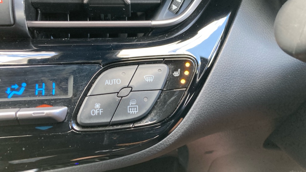 Toyota C-HR 1.8 Hybrid Design 5dr CVT Hybrid Hatchback - Image 36