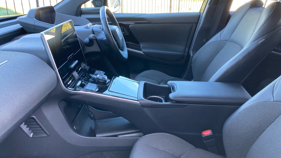 Toyota bZ4X 150kW Motion 71.4kWh 5dr Auto [11kW] Electric Hatchback - Image 5