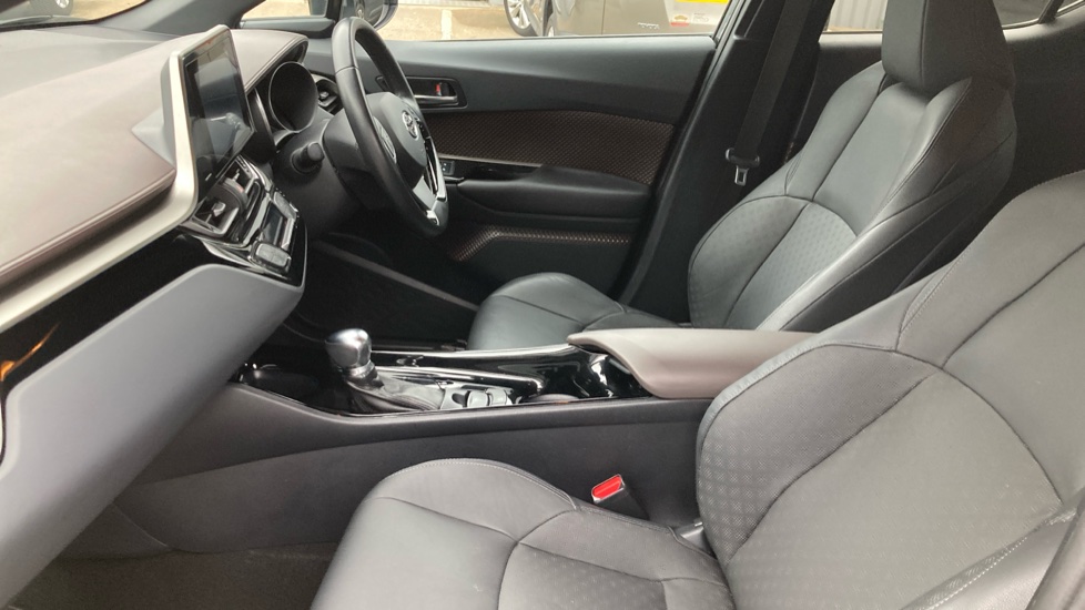 Toyota C-HR 1.2T Excel 5dr CVT AWD [Leather] Petrol Hatchback - Image 5