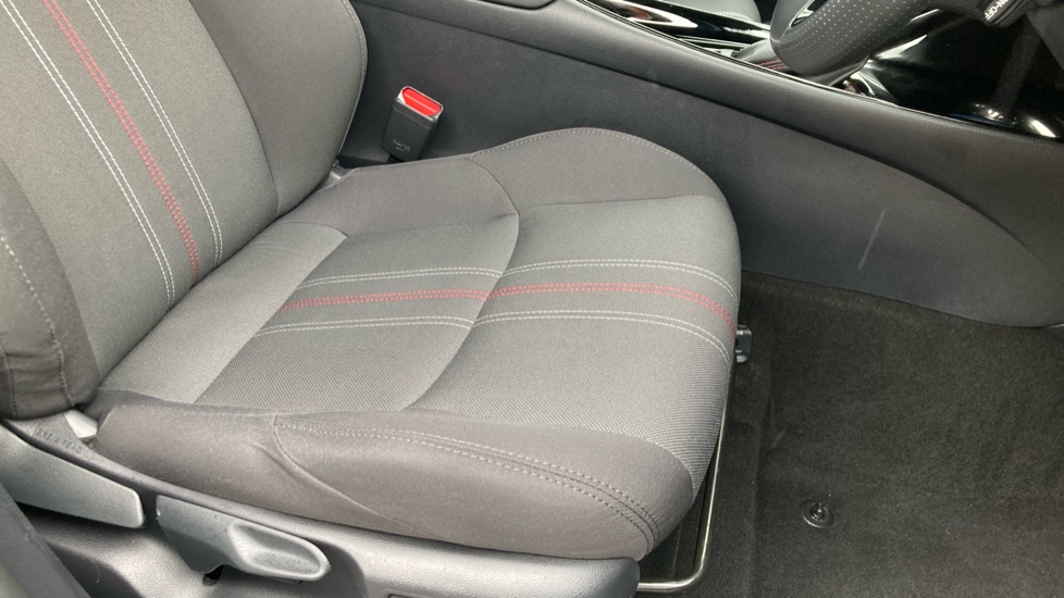 Toyota C-HR 1.8 Hybrid GR Sport 5dr CVT Hybrid Hatchback - Image 17