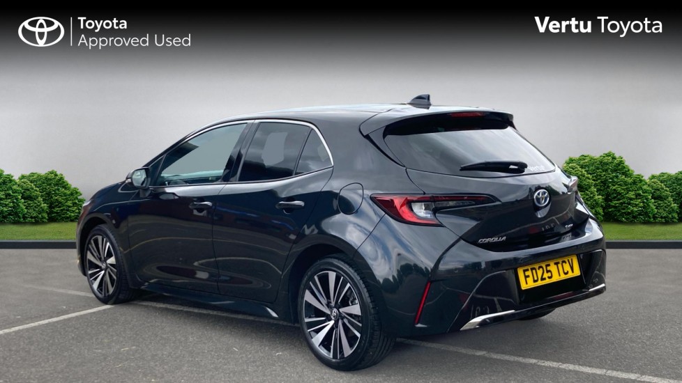 Toyota Corolla 1.8 Hybrid Design 5dr CVT Hybrid Hatchback - Image 4