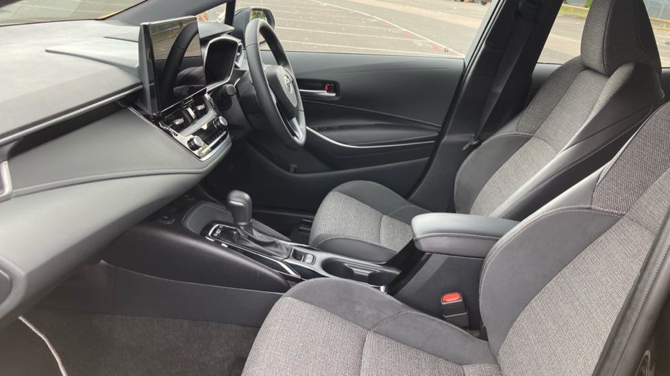 Toyota Corolla 1.8 Hybrid Design 5dr CVT Hybrid Hatchback - Image 5