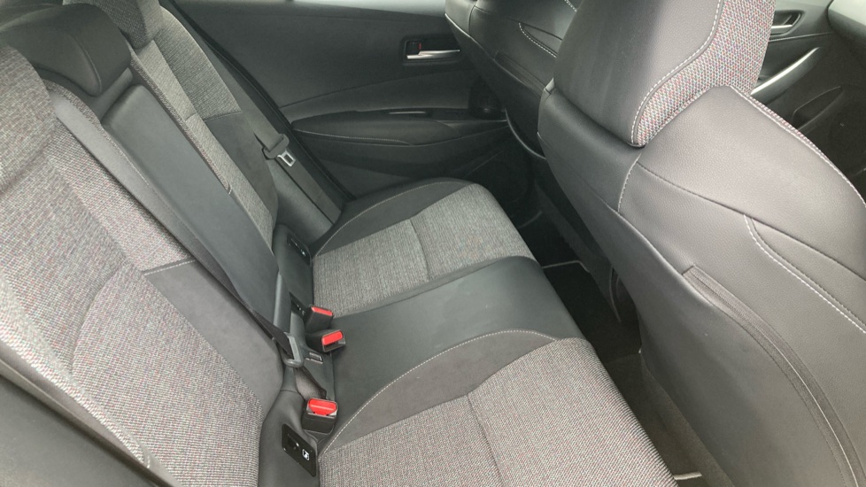Toyota Corolla 1.8 Hybrid Design 5dr CVT Hybrid Hatchback - Image 8