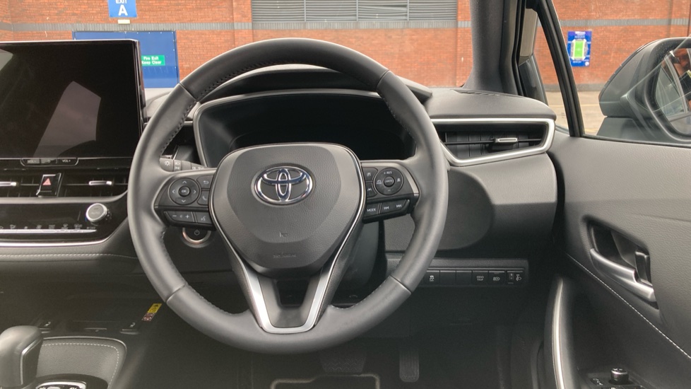 Toyota Corolla 1.8 Hybrid Design 5dr CVT Hybrid Hatchback - Image 10