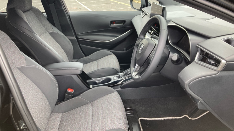 Toyota Corolla 1.8 Hybrid Design 5dr CVT Hybrid Hatchback - Image 12