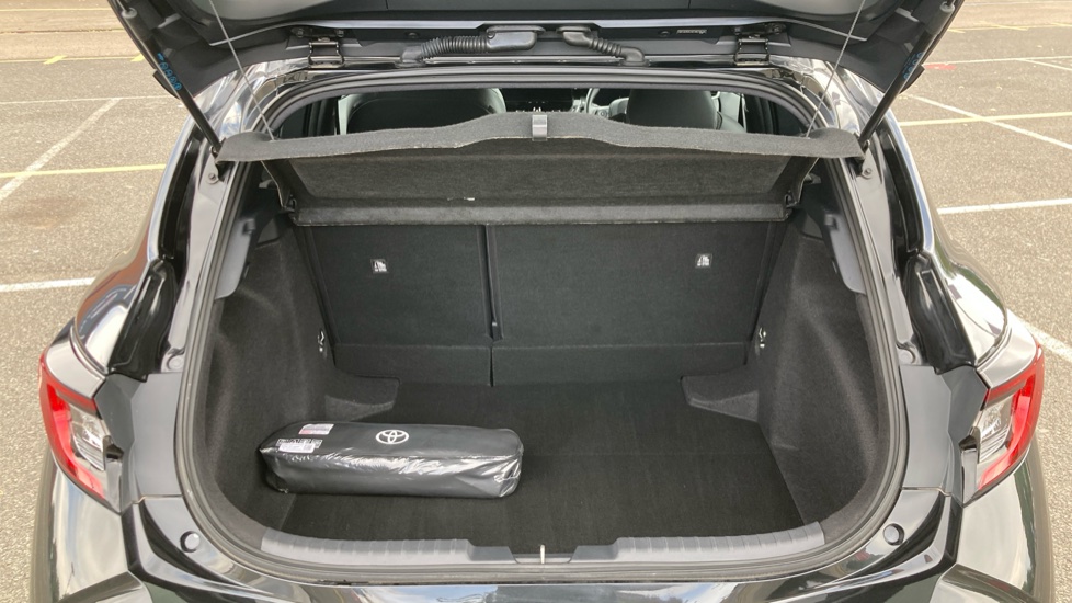 Toyota Corolla 1.8 Hybrid Design 5dr CVT Hybrid Hatchback - Image 13