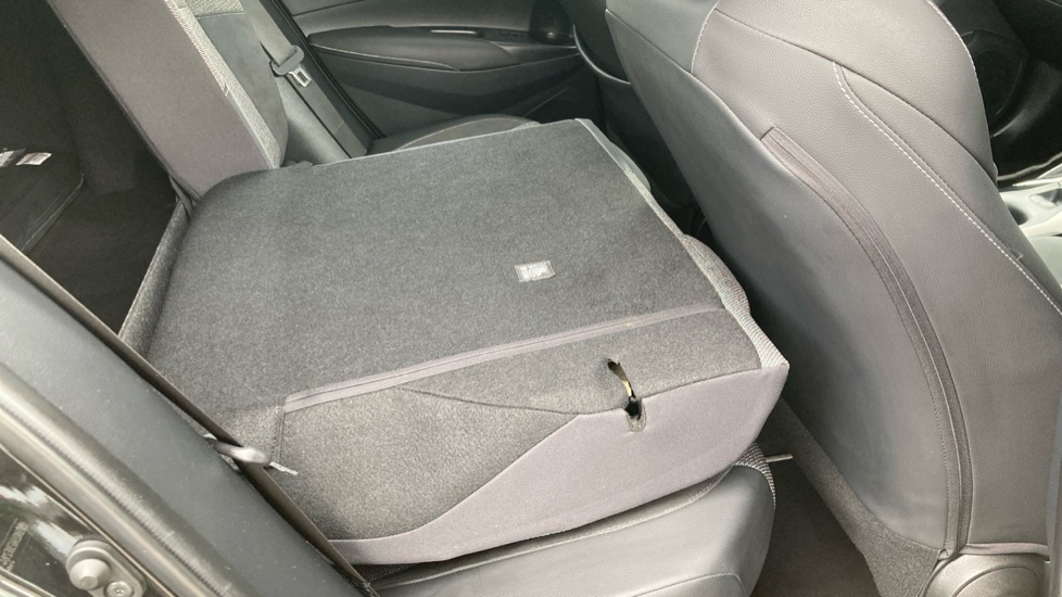 Toyota Corolla 1.8 Hybrid Design 5dr CVT Hybrid Hatchback - Image 18