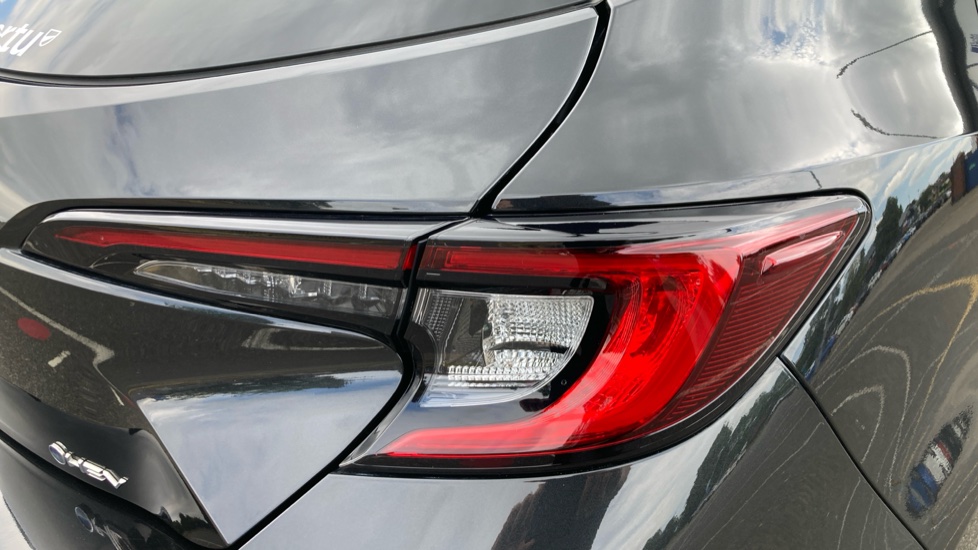 Toyota Corolla 1.8 Hybrid Design 5dr CVT Hybrid Hatchback - Image 21