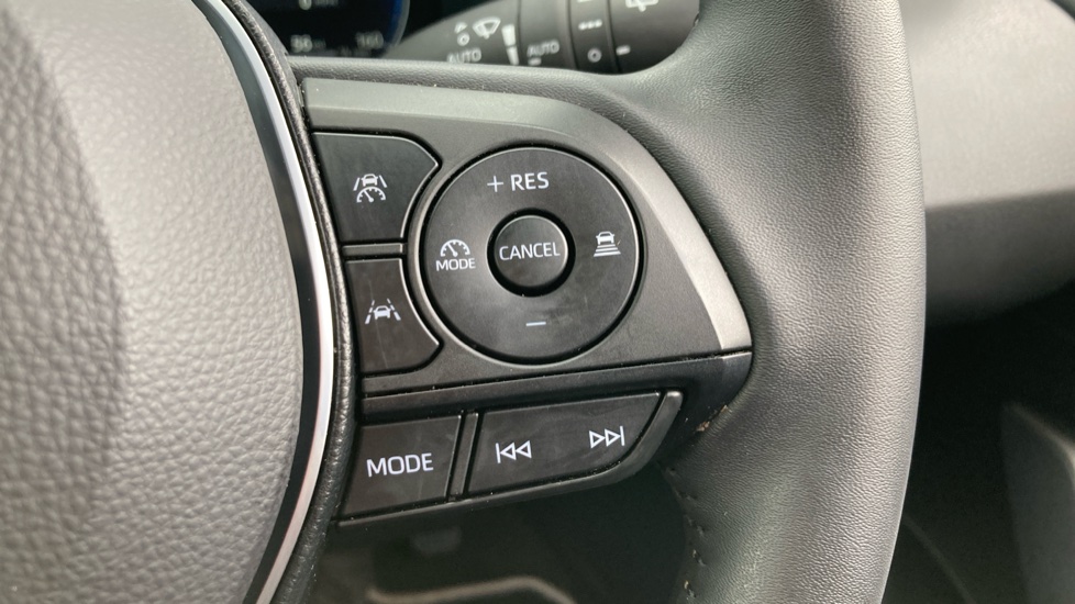 Toyota Corolla 1.8 Hybrid Design 5dr CVT Hybrid Hatchback - Image 31