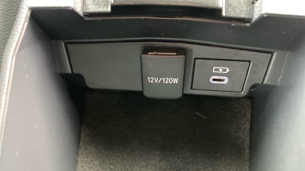 Toyota Corolla 1.8 Hybrid Design 5dr CVT Hybrid Hatchback - Image 38