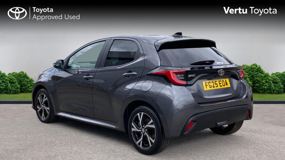 Toyota Yaris 1.5 Hybrid Design 5dr CVT Hybrid Hatchback - Image 4