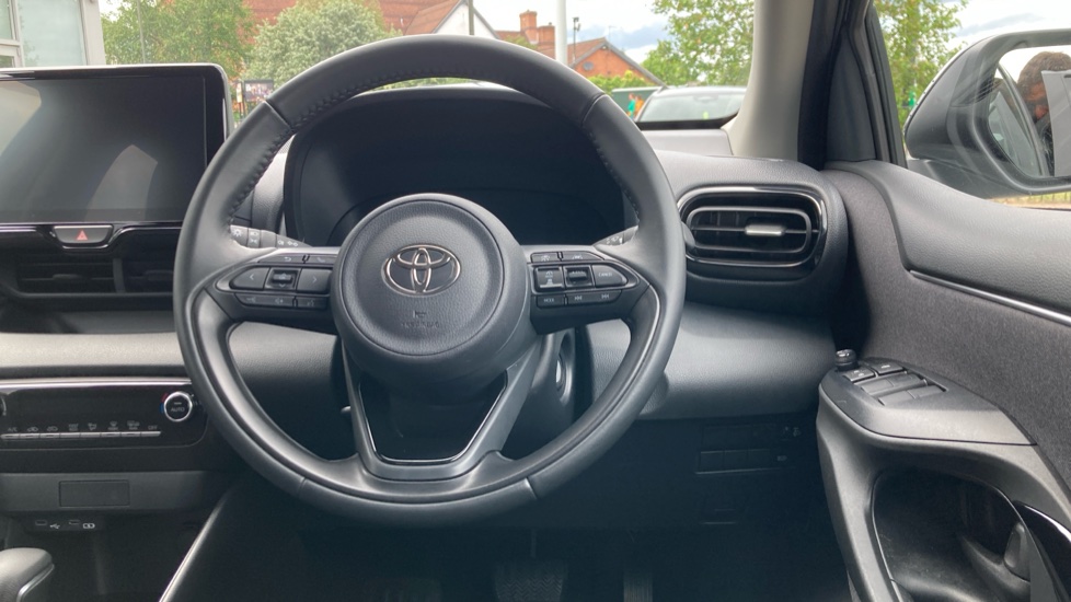 Toyota Yaris 1.5 Hybrid Design 5dr CVT Hybrid Hatchback - Image 10