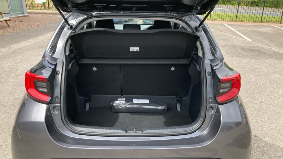 Toyota Yaris 1.5 Hybrid Design 5dr CVT Hybrid Hatchback - Image 13
