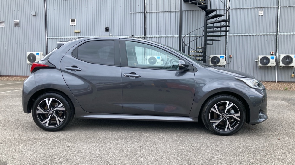 Toyota Yaris 1.5 Hybrid Design 5dr CVT Hybrid Hatchback - Image 23