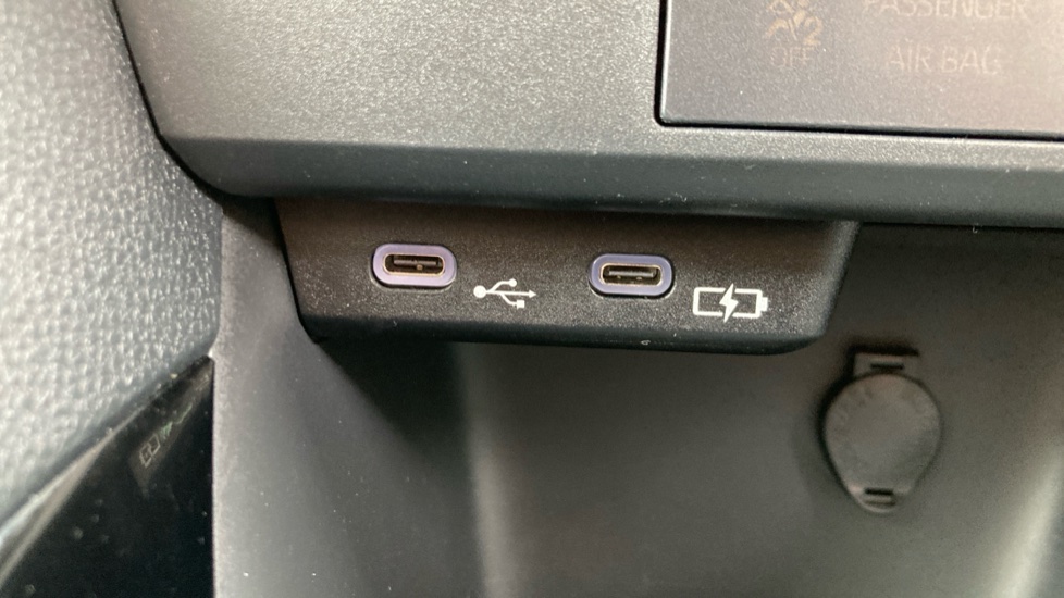 Toyota Yaris 1.5 Hybrid Design 5dr CVT Hybrid Hatchback - Image 34
