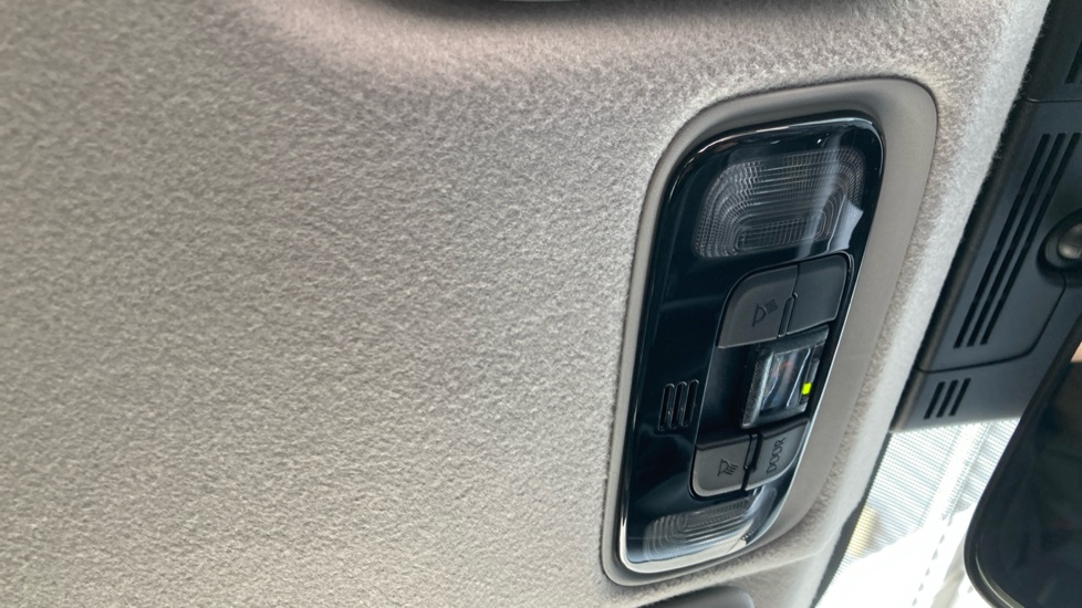 Toyota Yaris 1.5 Hybrid Design 5dr CVT Hybrid Hatchback - Image 38