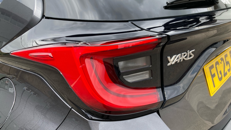 Toyota Yaris 1.5 Hybrid Design 5dr CVT Hybrid Hatchback - Image 41