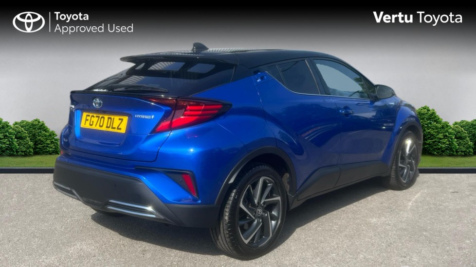 Toyota C-HR 2.0 Hybrid Dynamic 5dr CVT Hybrid Hatchback - Image 2