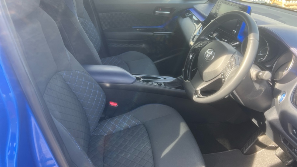 Toyota C-HR 2.0 Hybrid Dynamic 5dr CVT Hybrid Hatchback - Image 12