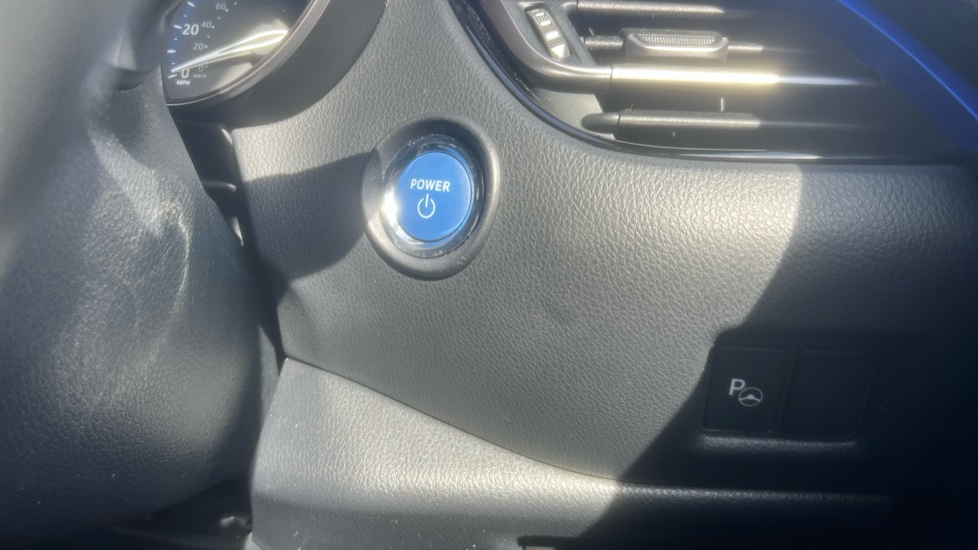 Toyota C-HR 2.0 Hybrid Dynamic 5dr CVT Hybrid Hatchback - Image 16