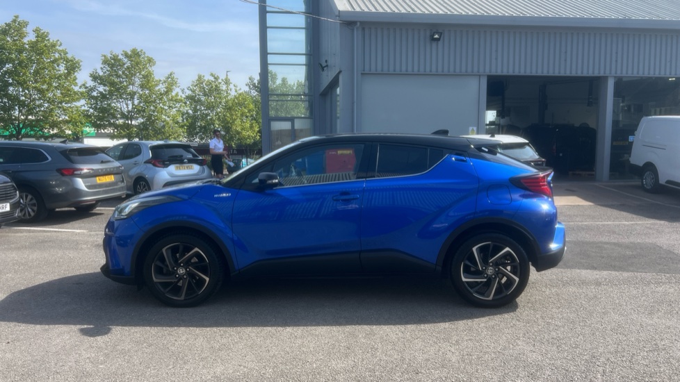 Toyota C-HR 2.0 Hybrid Dynamic 5dr CVT Hybrid Hatchback - Image 24