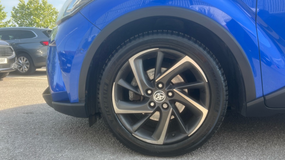 Toyota C-HR 2.0 Hybrid Dynamic 5dr CVT Hybrid Hatchback - Image 25