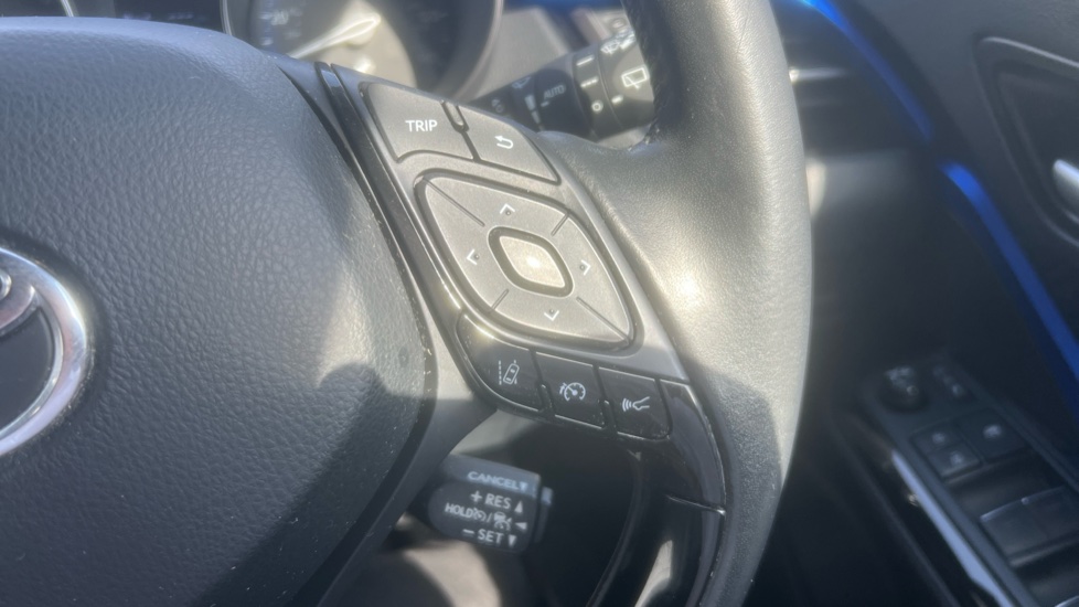 Toyota C-HR 2.0 Hybrid Dynamic 5dr CVT Hybrid Hatchback - Image 30