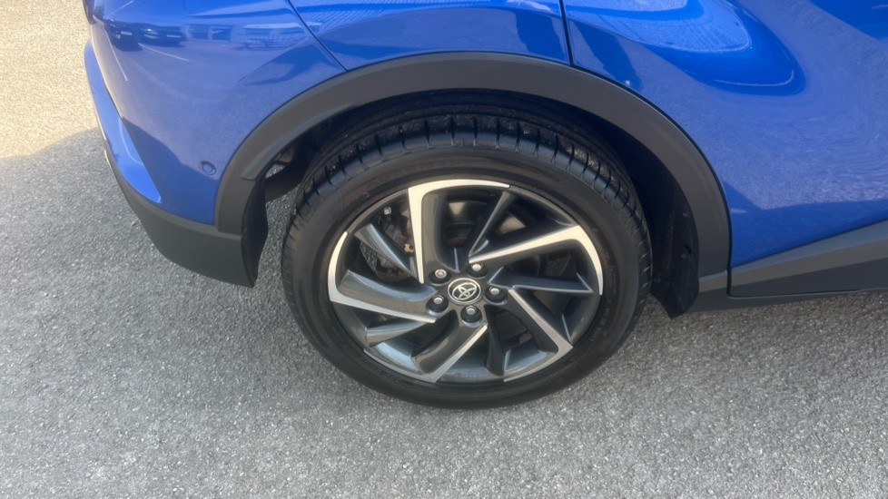 Toyota C-HR 2.0 Hybrid Dynamic 5dr CVT Hybrid Hatchback - Image 37