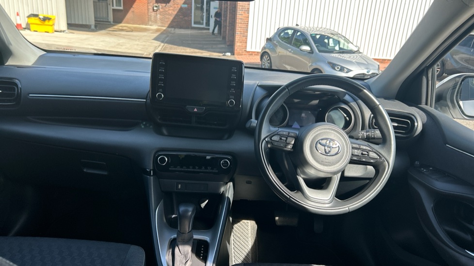 Toyota Yaris 1.5 Hybrid Design 5dr CVT Hybrid Hatchback - Image 6