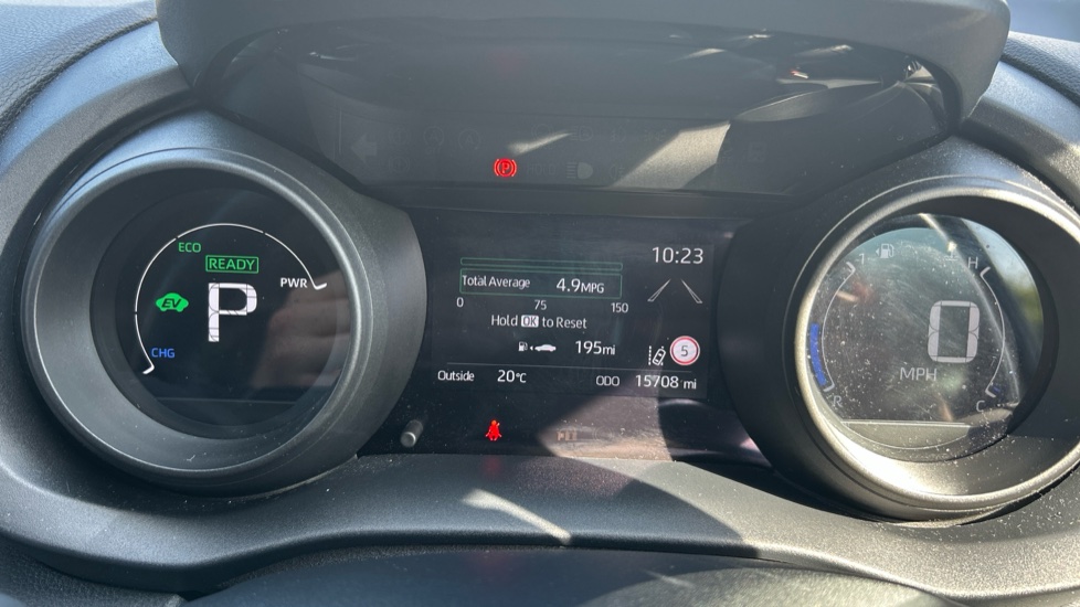 Toyota Yaris 1.5 Hybrid Design 5dr CVT Hybrid Hatchback - Image 11