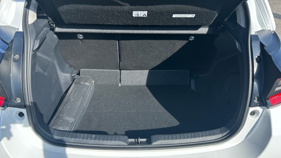 Toyota Yaris 1.5 Hybrid Design 5dr CVT Hybrid Hatchback - Image 13
