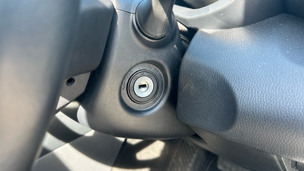 Toyota Yaris 1.5 Hybrid Design 5dr CVT Hybrid Hatchback - Image 16