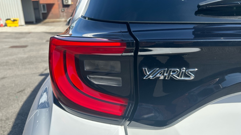 Toyota Yaris 1.5 Hybrid Design 5dr CVT Hybrid Hatchback - Image 21