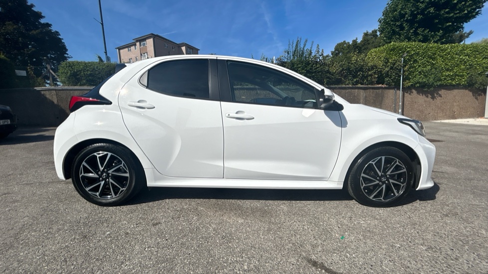 Toyota Yaris 1.5 Hybrid Design 5dr CVT Hybrid Hatchback - Image 23