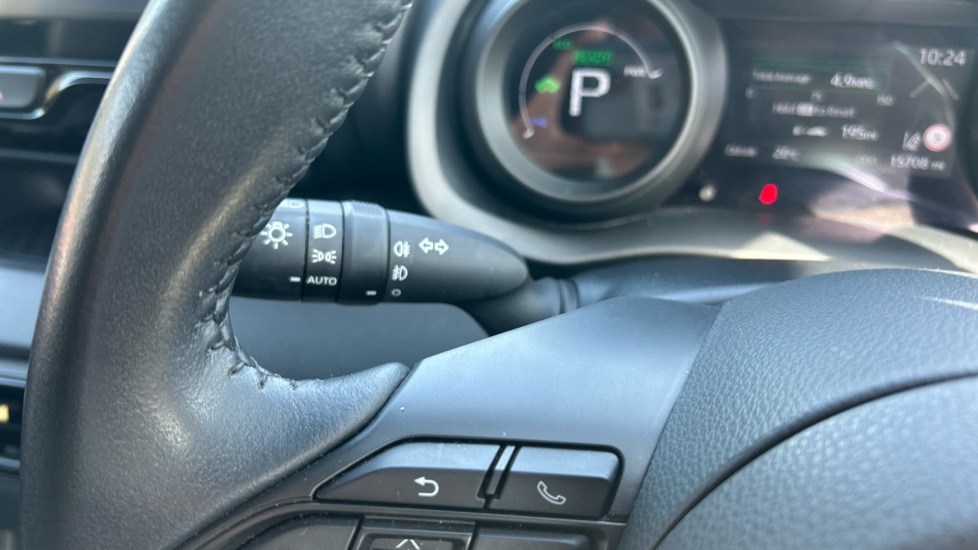Toyota Yaris 1.5 Hybrid Design 5dr CVT Hybrid Hatchback - Image 30